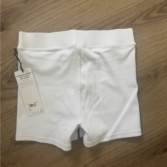 NWT Alo hot shorts - Picture 3 of 3